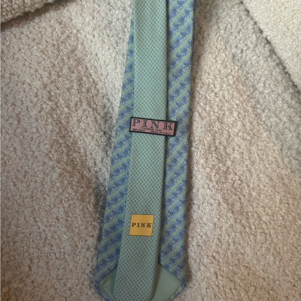 Thomas pink 100% silk tie